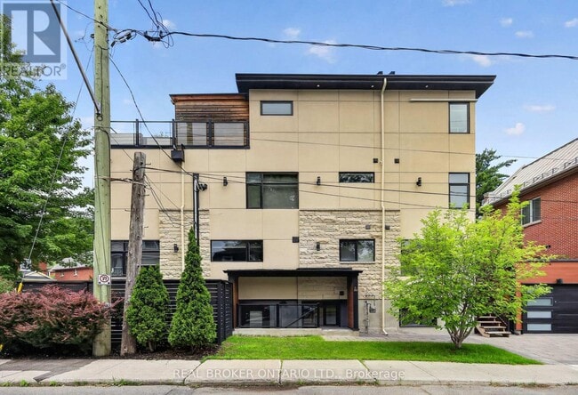 Building Photo - 343 Riverdale Ave