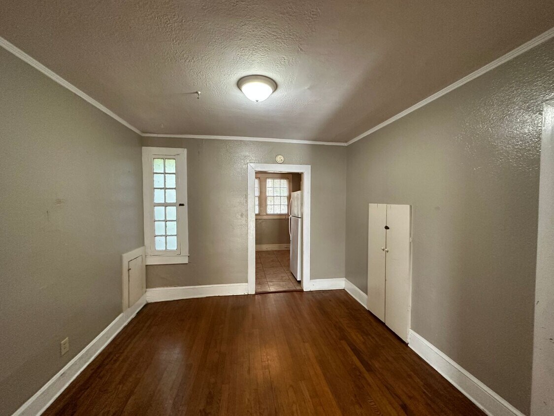 Primary Photo - 306 N Meridian St