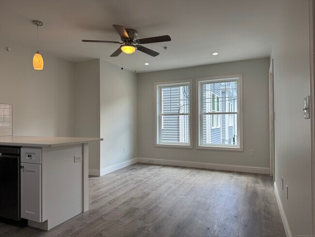 Foto del edificio - 1085 Whalley Ave