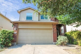 Building Photo - 2221 Nestlewood Dr