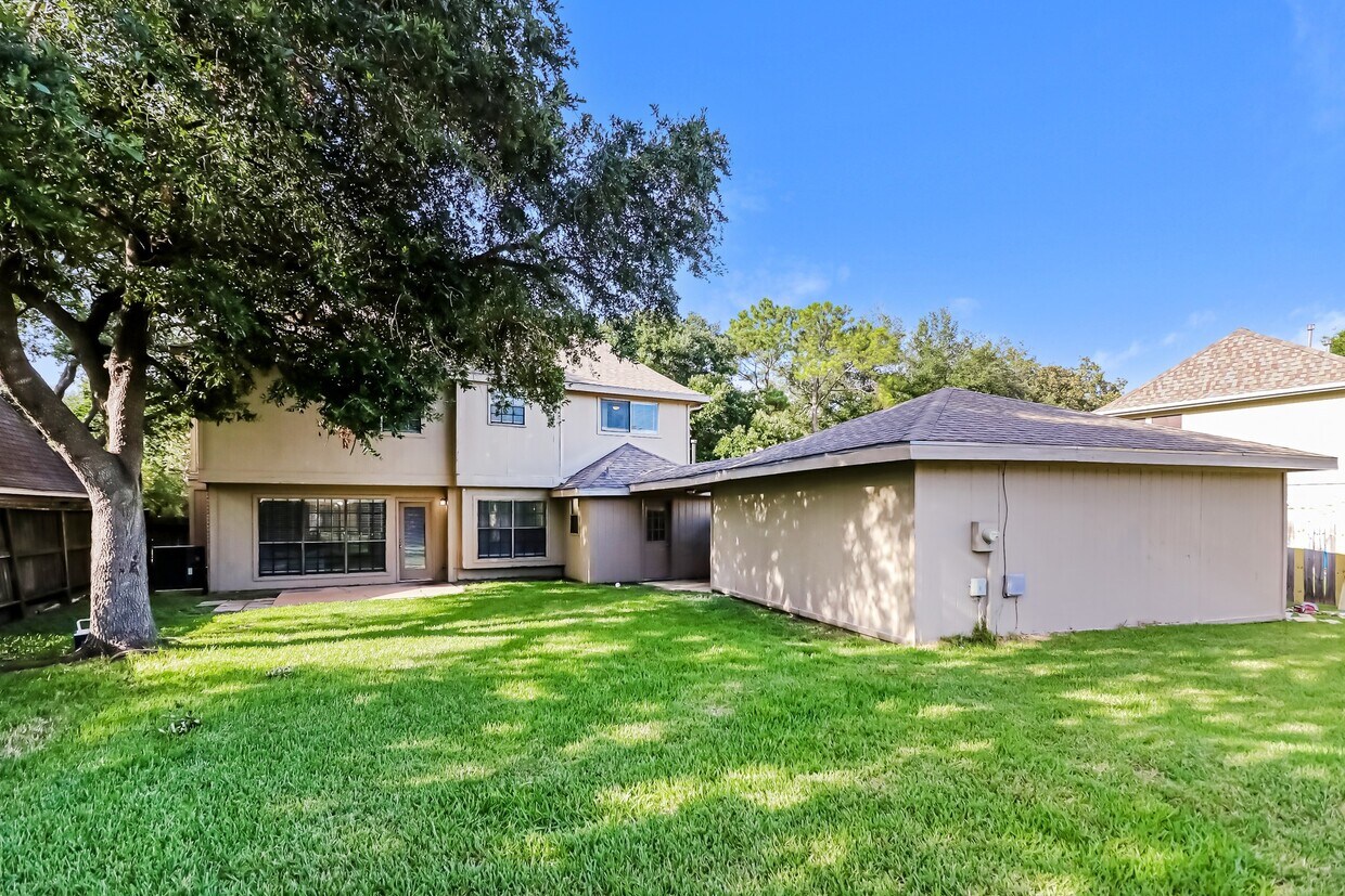 Foto del edificio - 15127 Camino Del Sol Dr