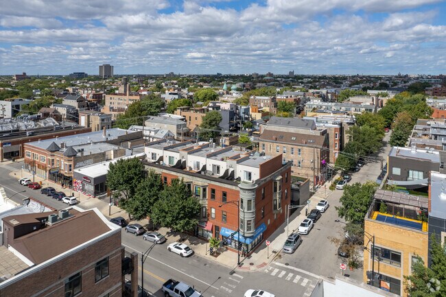 Foto aérea - 1700-1708 W Chicago Ave