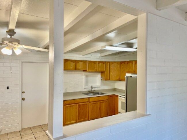 Building Photo - 4037 E Palm Ln