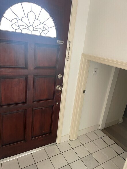 Foto del edificio - 308 N Kenwood St