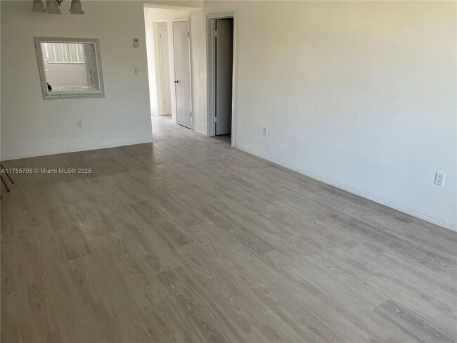 Foto del edificio - 2950 NE 201st Terrace