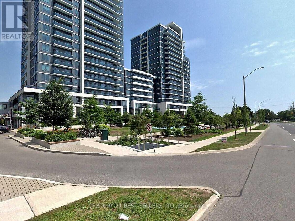 Photo principale - 7165 Yonge St