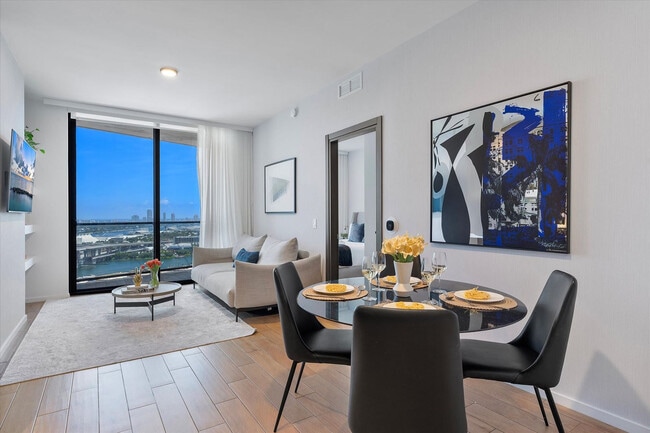 Building Photo - 398 NE 5th St