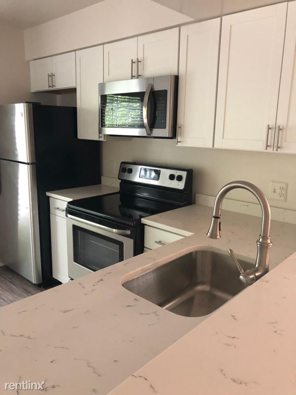 Foto del edificio - 4561 Interlachen Ct