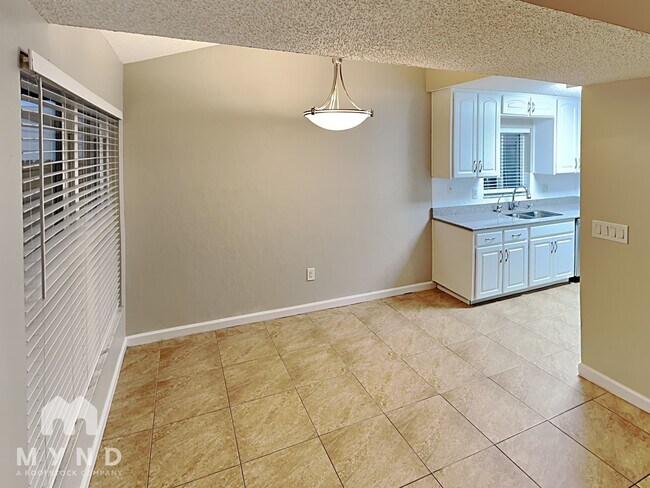 Foto del edificio - 2030 Shadow Pine Dr