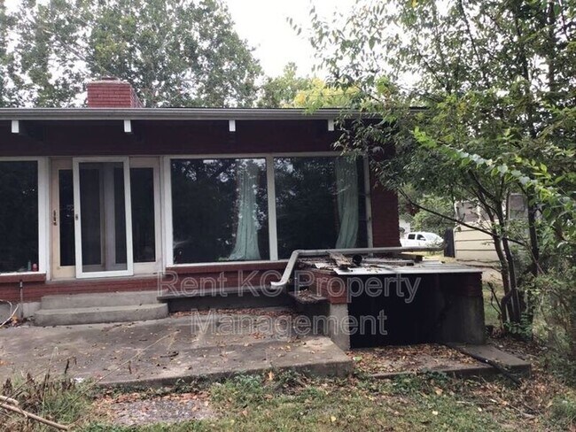 Foto del edificio - 5323 NW Edgewood Cir