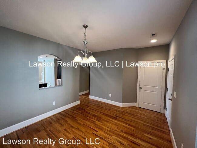 Building Photo - 2 br, 2.5 bath House - 3937 Colonial Green...