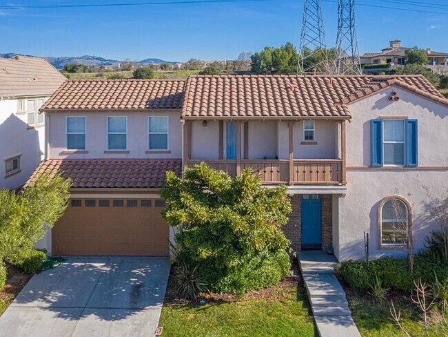 Foto del edificio - Spacious 3,400 sq foot home. 4 bedroom 4 bath Prime San Jose location