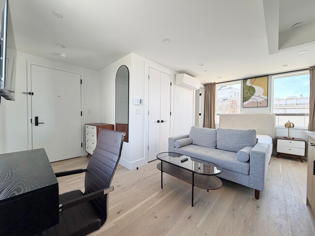 Building Photo - 485 Tompkins Ave