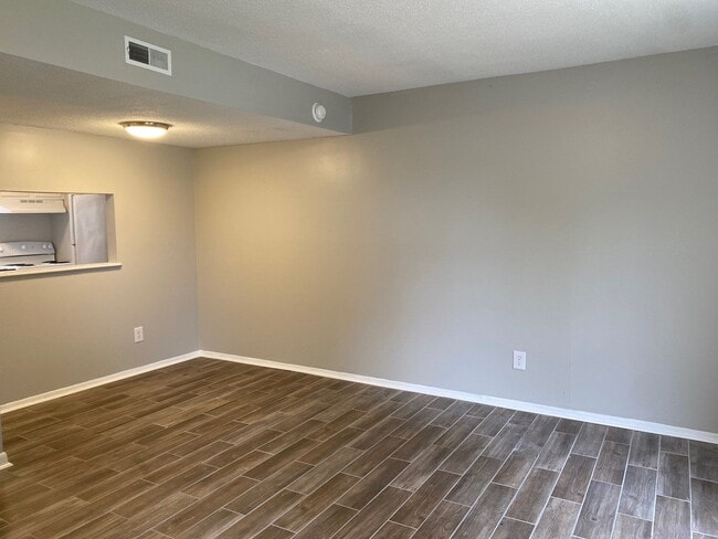 Building Photo - 884 Old Hickory Blvd