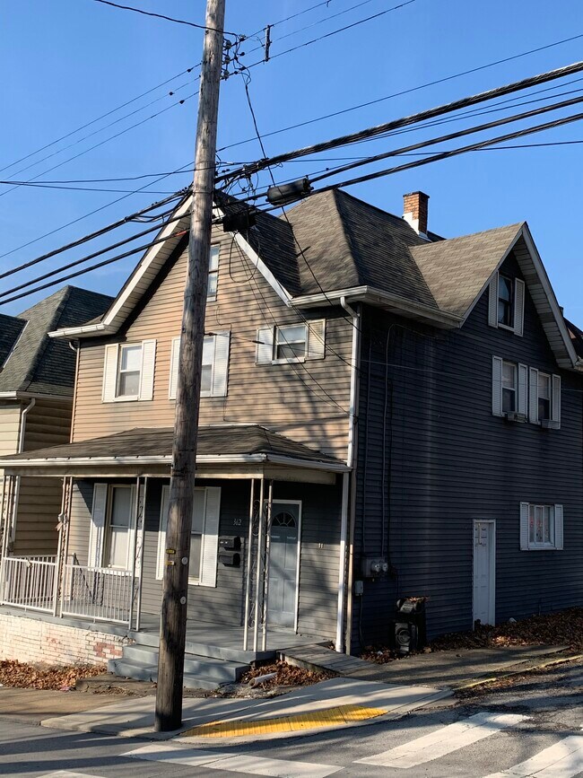 Building Photo - 362 11th St