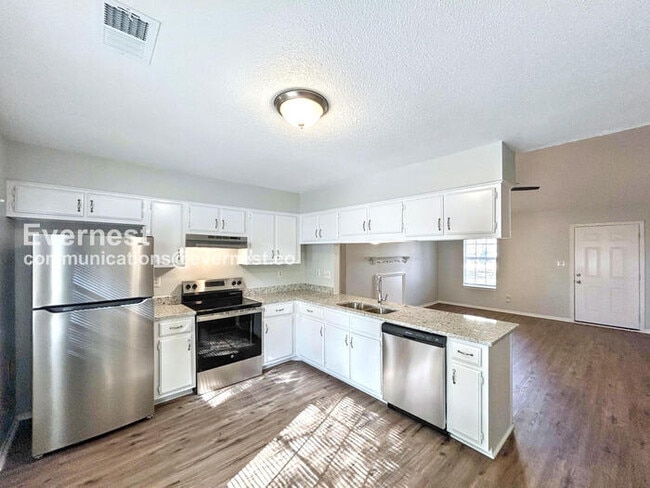 Foto del edificio - 5949 Shannon Dr