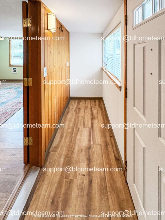 Foto del edificio - "Charming 2-Bed Gem in Renton with Granite Elegance – 620 sqft of Cozy Living!"