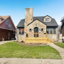 Building Photo - 9142 Yorkshire Rd