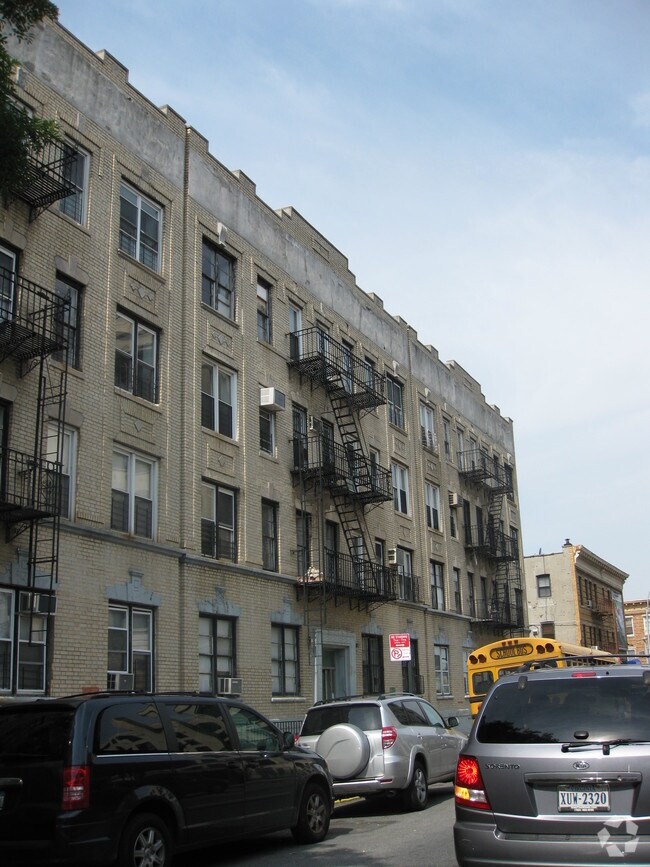 Building Photo - 1420-1424 43rd St