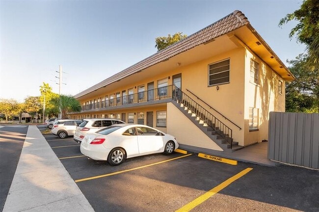 Building Photo - 1151 NE 17th Ct