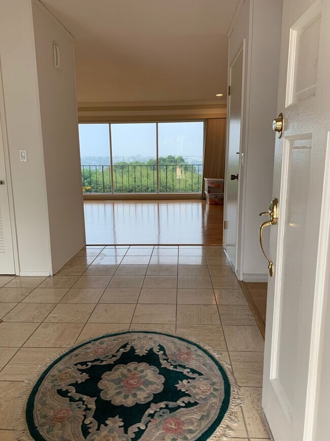 Building Photo - Stunning Del Cerro View Home with Spacious Split-Level Layout