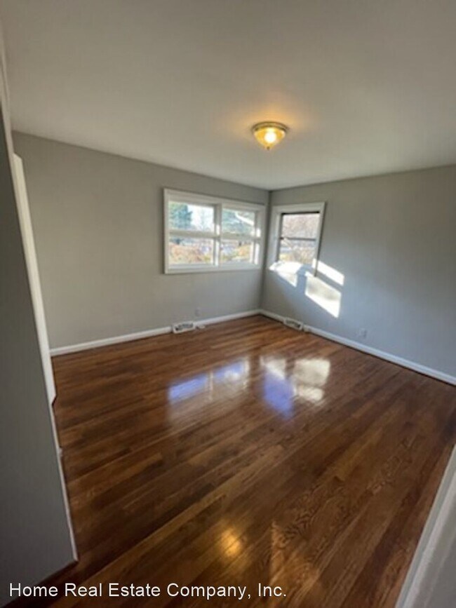 Building Photo - 3 br, 1 bath House - 1249 Reynolds Blvd