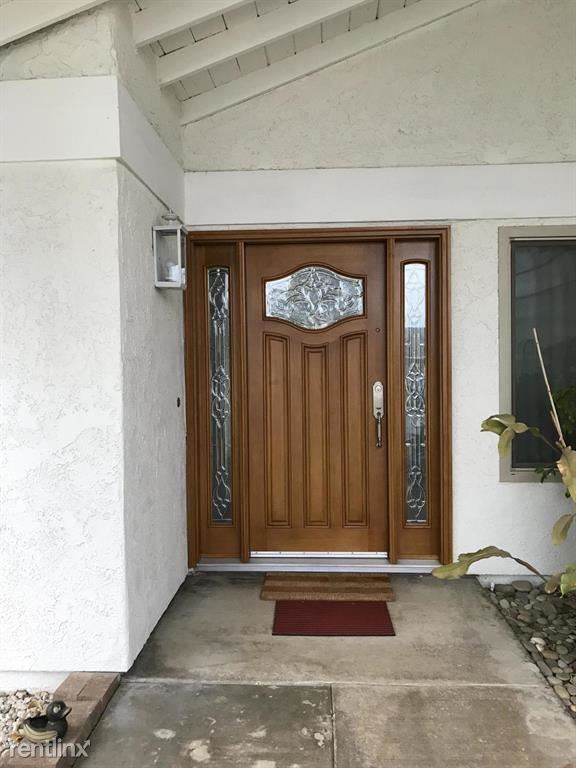 Primary Photo - 4 br, 2 bath House - 1563 Feather Ave 1