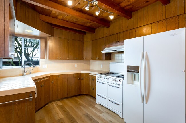 Foto del edificio - Mid Century Home in Mission Hills
