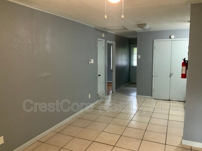 Foto del edificio - 3032 McAdoo Ave
