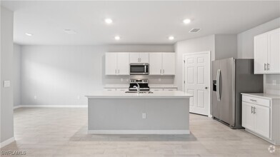 Building Photo - 1903 Cape Coral Pkwy W