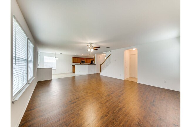 Building Photo - 331 Lucille
