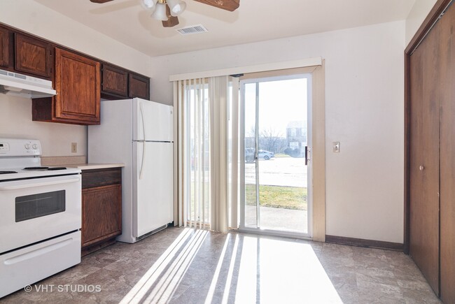 Building Photo - 1668 Shamrock Ct