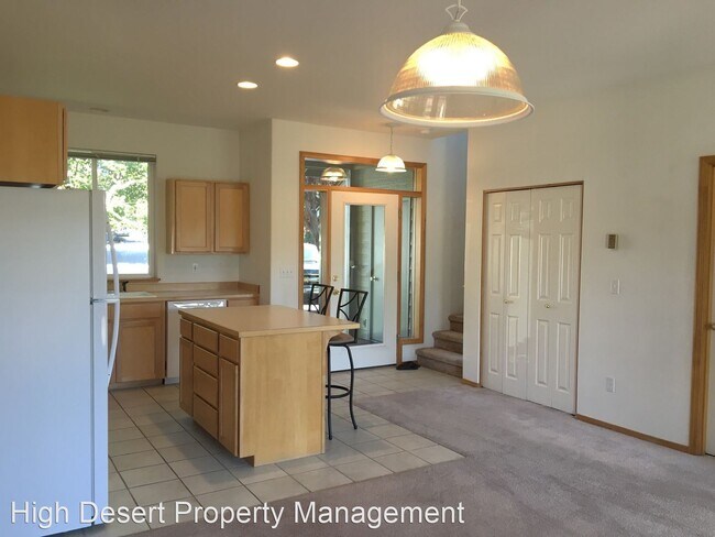 Building Photo - 1141 Golden Pheasant Dr