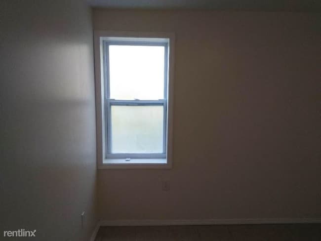 Building Photo - 2 br, 1 bath Apartment - 4091 42nd Ave N.