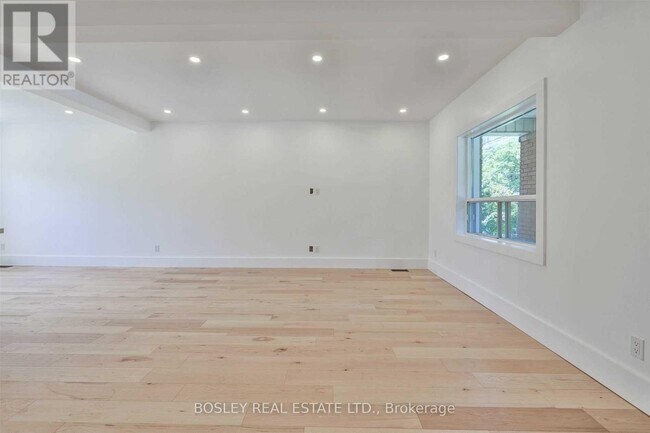 Photo du bâtiment - 283 Davisville Ave