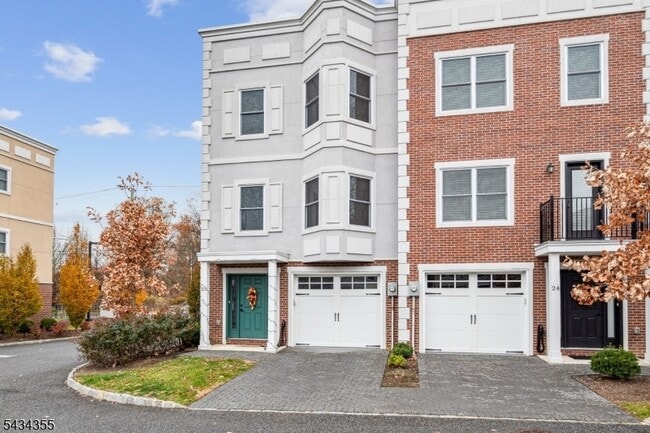 Building Photo - 25 Stonybrook Cir