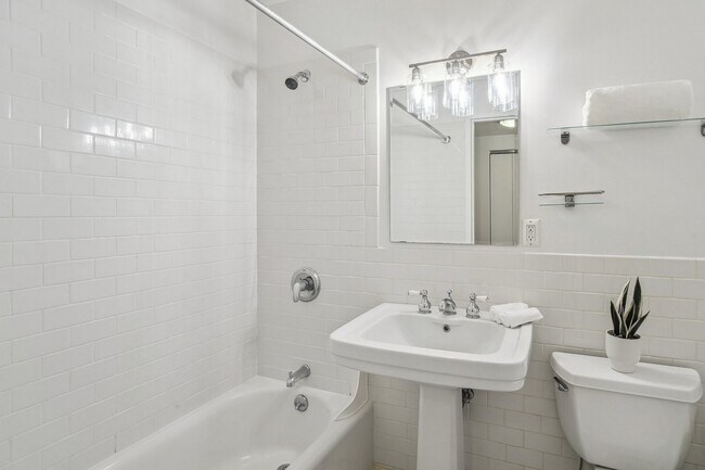 Foto del edificio - 222 Montgomery St