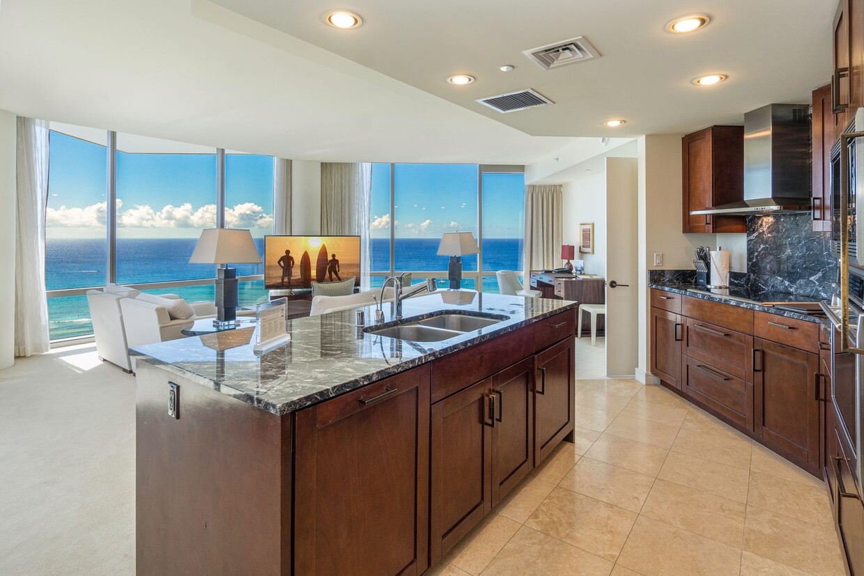 Foto principal - 3-Bedroom, 3.5-Bathroom Condo at Ka La'i W...