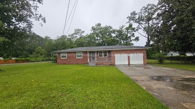 Building Photo - 2052 Lake Weir Ave