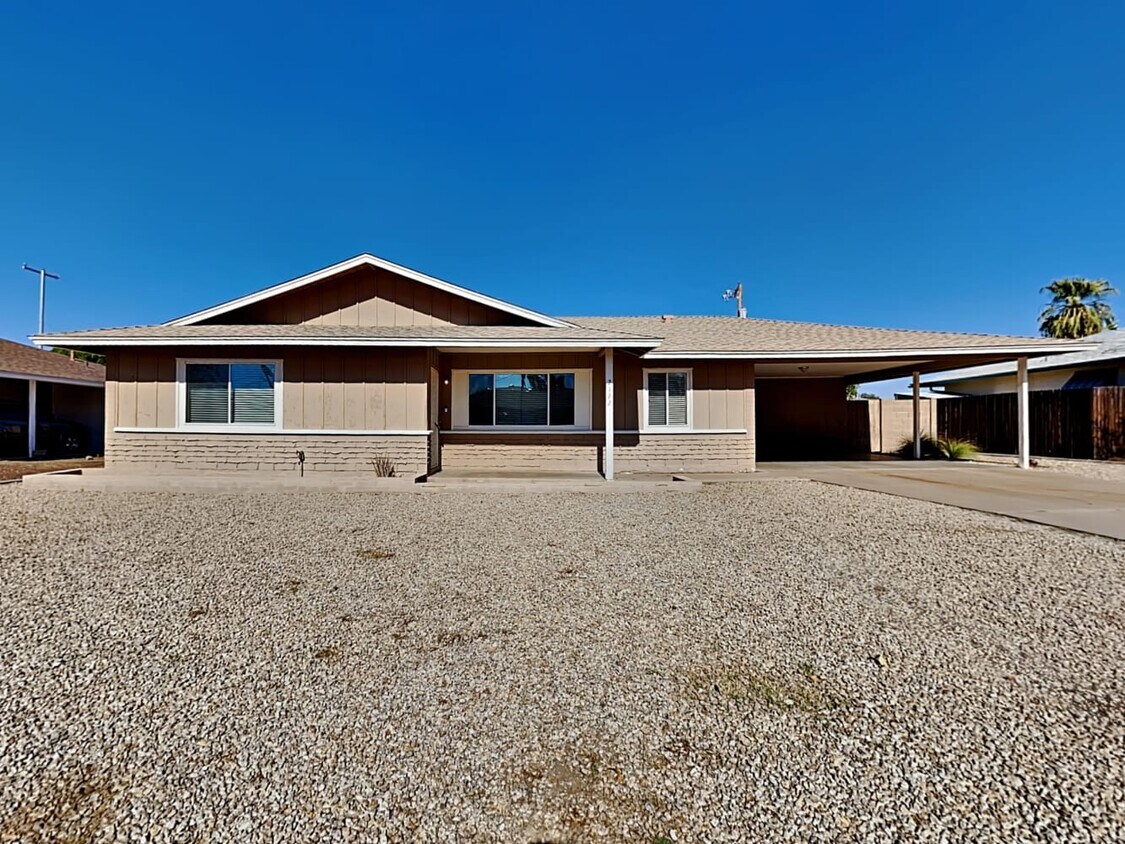 Foto principal - 2122 W Anderson Ave