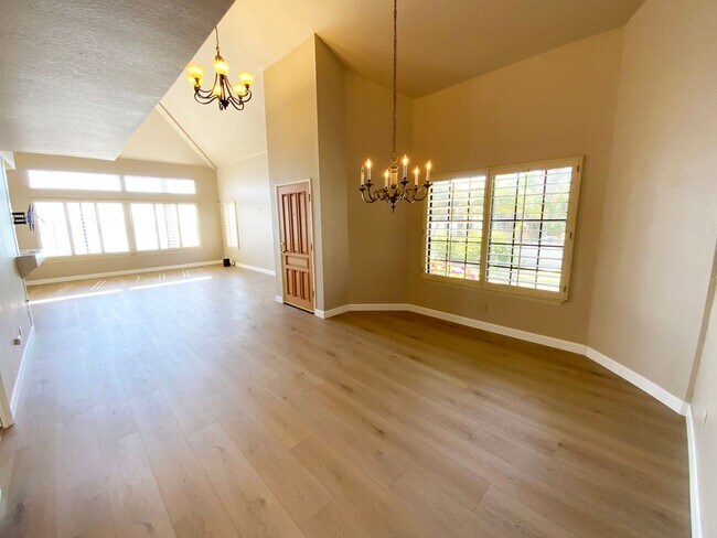 Foto del edificio - Townhouse with Bay Views!