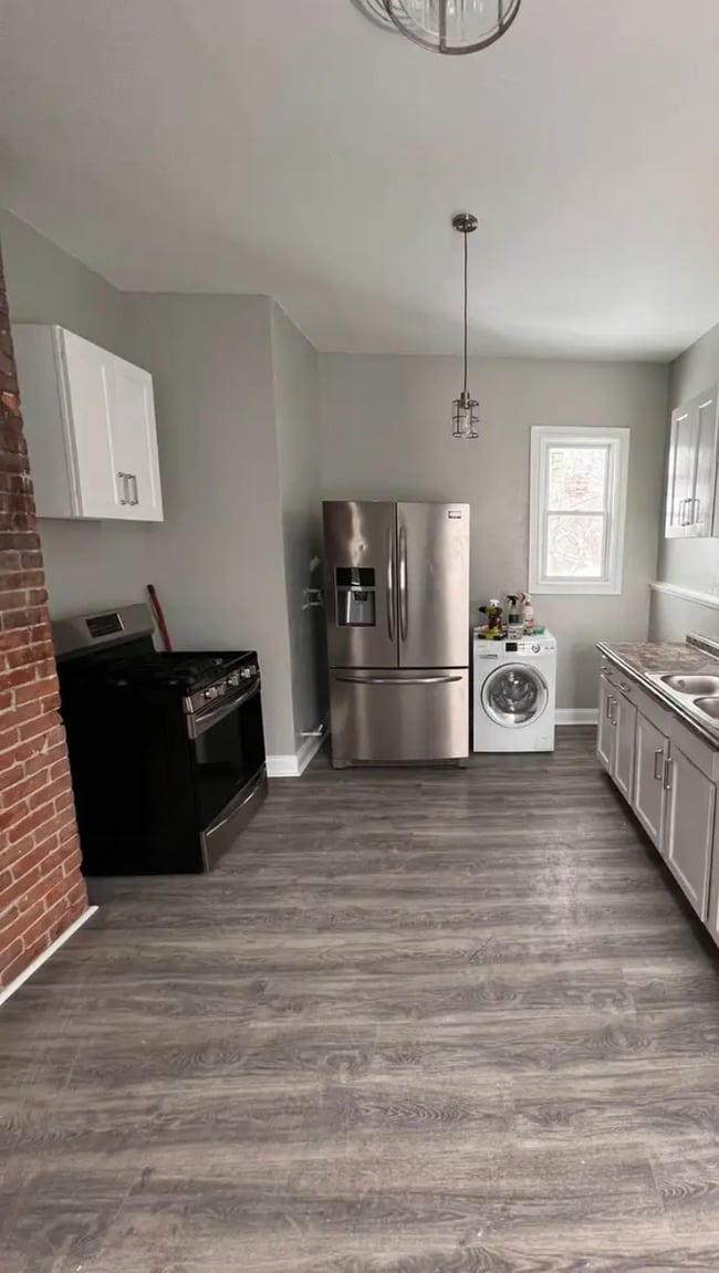 Kitchen - 357 Hudson St
