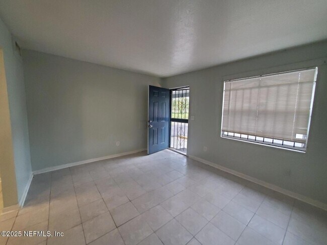 Foto del edificio - 2840 Cook St