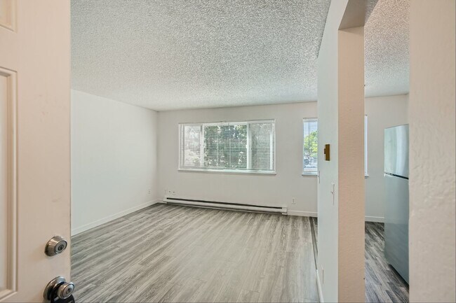 Building Photo - Newly Remodeled 2bed/1bath Apartment in White Center!
