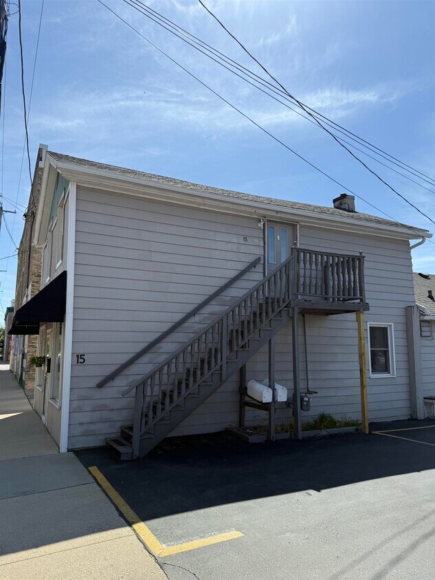 Foto principal - 15 Sherman Ave W