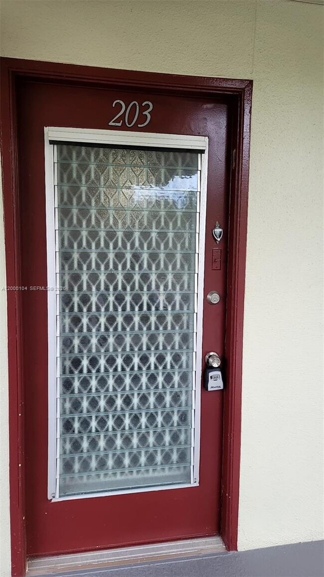 Foto del edificio - 13255 SW 7th Ct