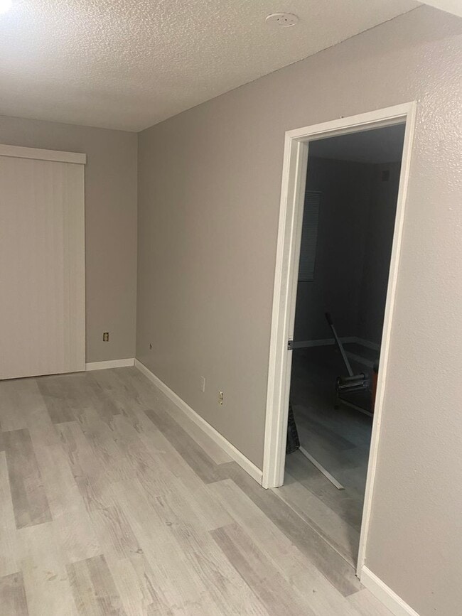 Building Photo - 1 Bedroom 1 Bath Condo - San Ysidro
