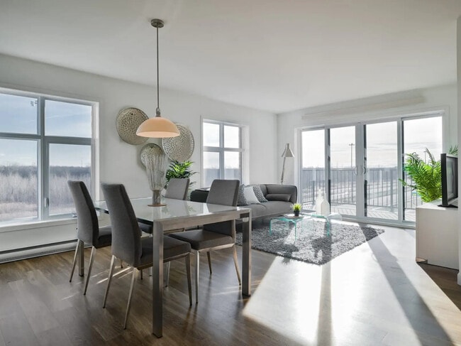 Photo du bâtiment - 7195-7195 Rue De Lunan