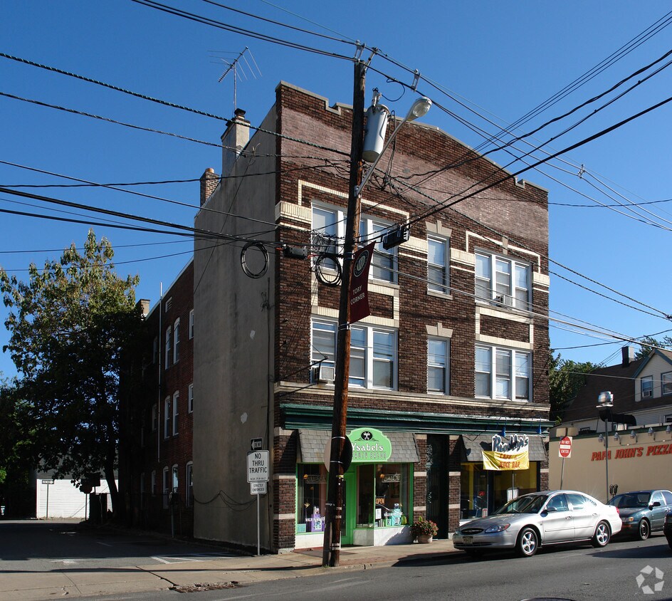 Building Photo - 269 Main St