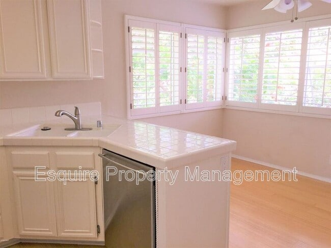 Foto del edificio - 5966 Paseo Encantada